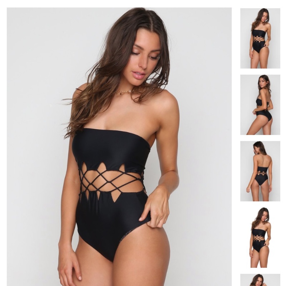 Acacia Mundaka one piece